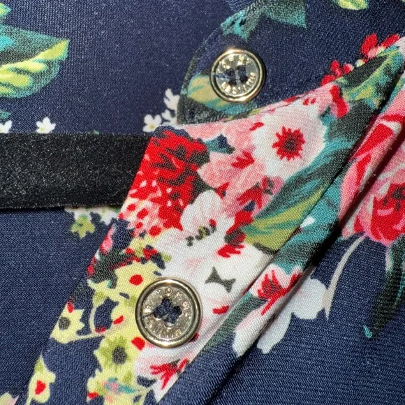 NWOT Tommy Hilfiger Pink and Orange Sleeveless Blouse with Notched Collar - Picture 4 of 5